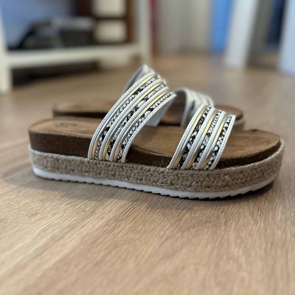 Women’s platform sandals